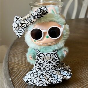 New fashion Miu Miu outfit with sunglasses.
